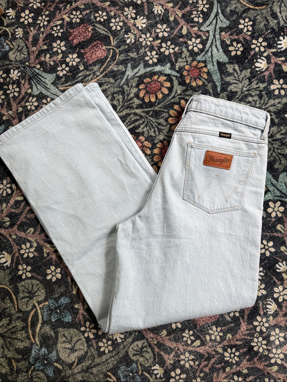 Wrangler Mid Rise Loose Straight Denim